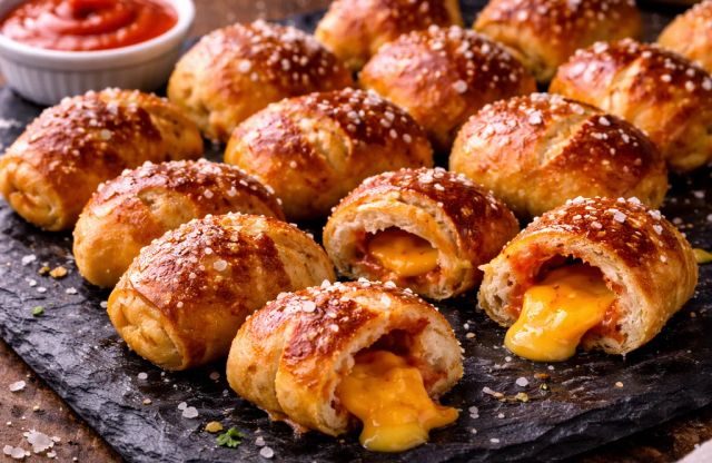 Spicy Cheddar Pretzel Bites