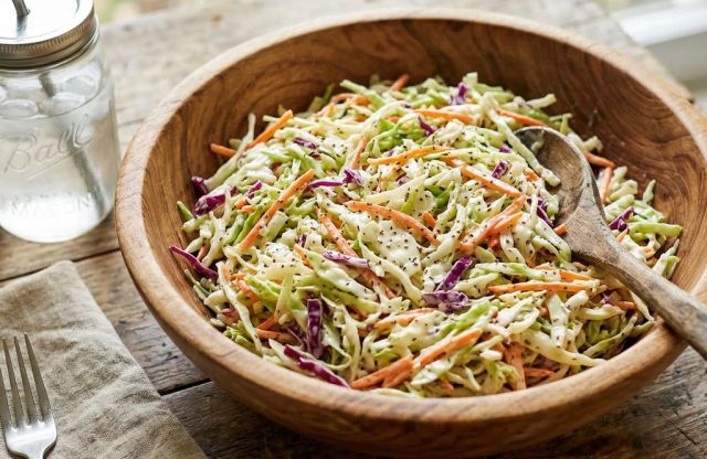 Classic Creamy Coleslaw