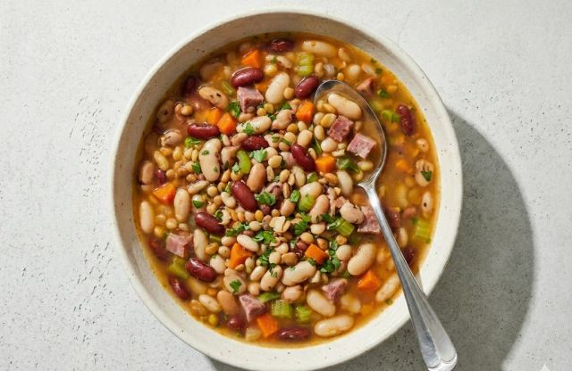 Instant Pot Ham and Bean Soup